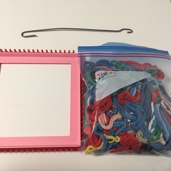 VTG HANDICRAFT LOOM WITH FRAME WEAVING - Picture 3 of 9